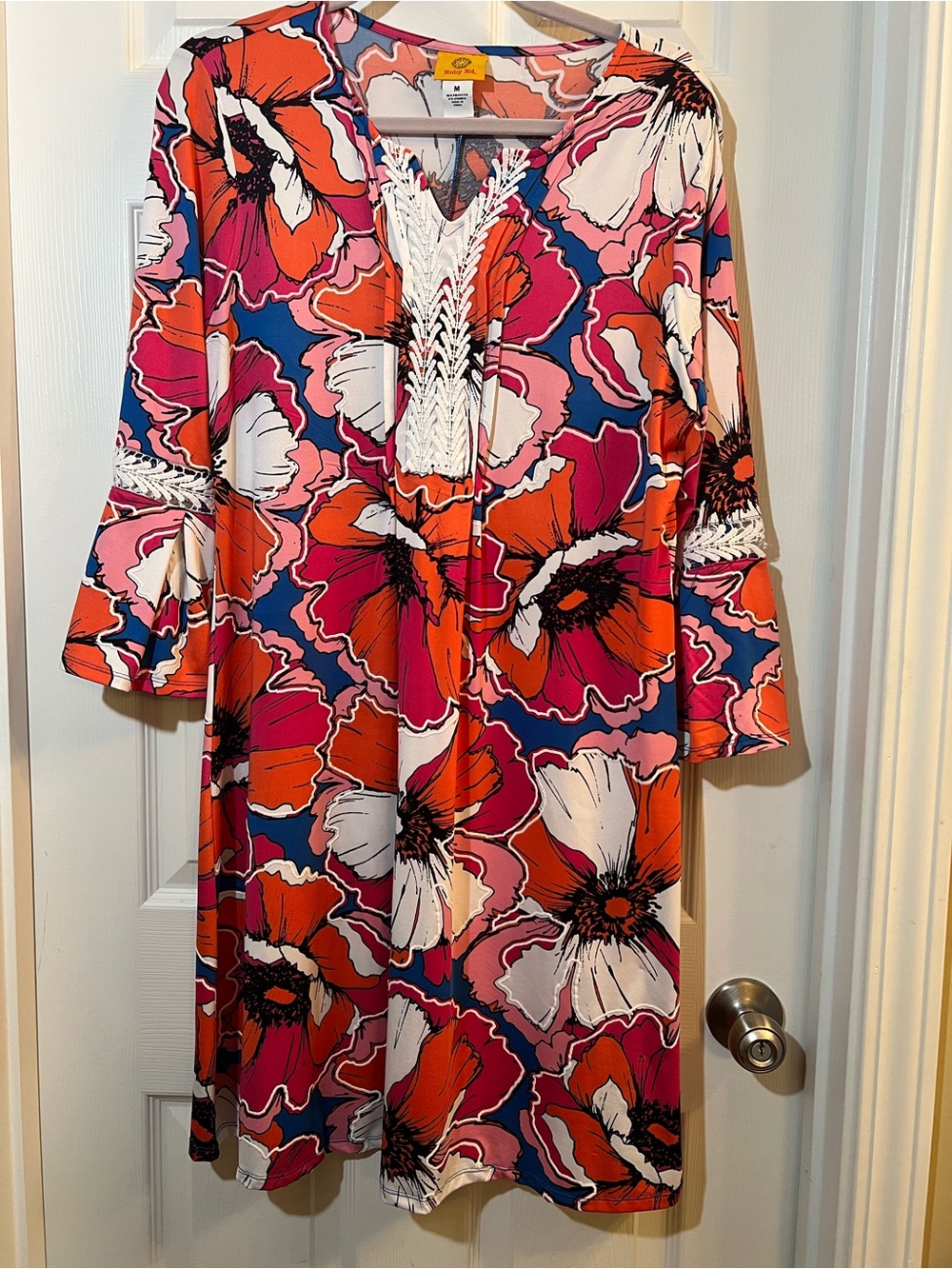 🦋 Ruby Rd. Floral Midi Dress in Pink, Orange & Blue size medium